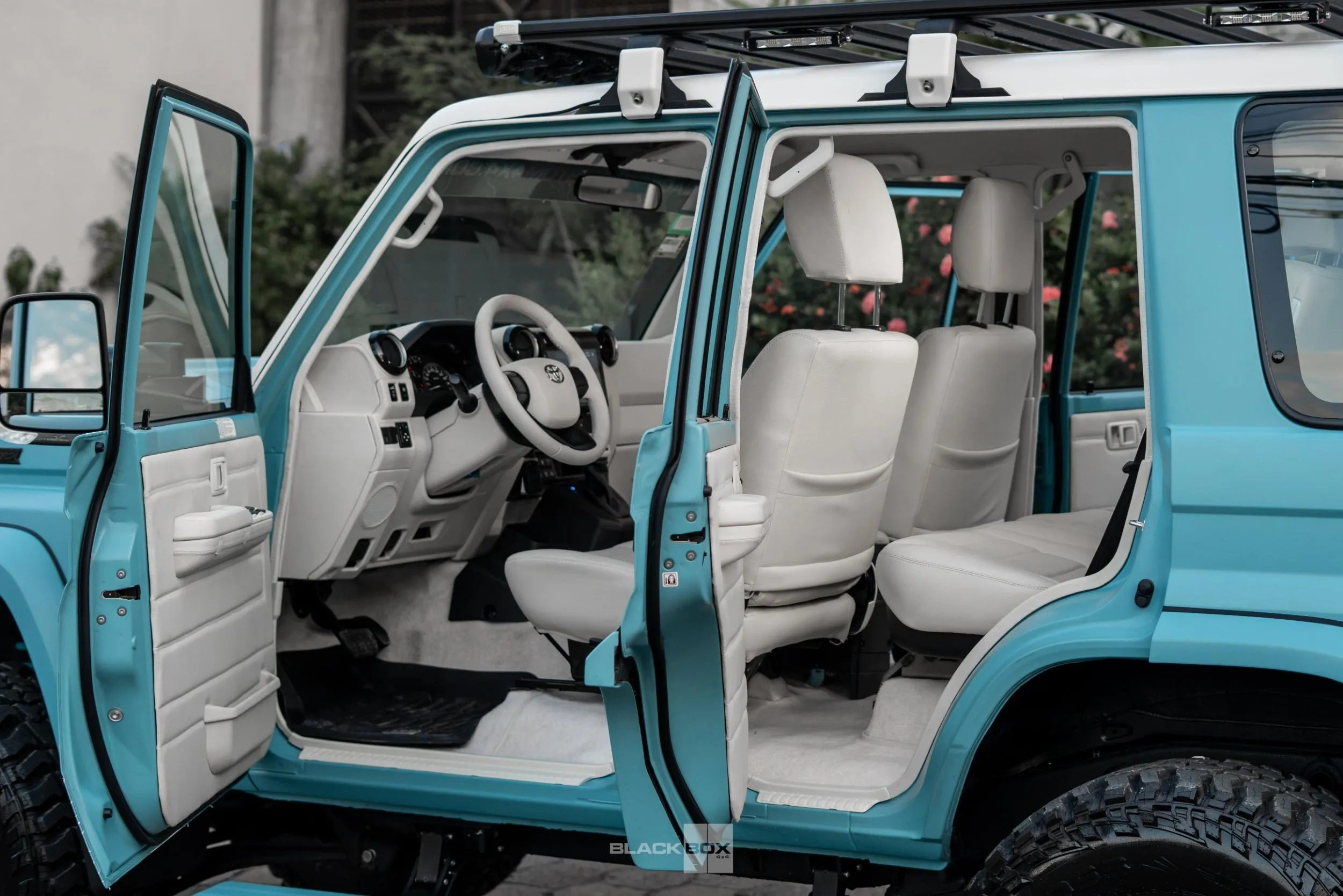 Black Box Toyota Land Cruiser 70